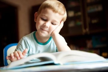 10 Tips Agar Anak Hobi Membaca