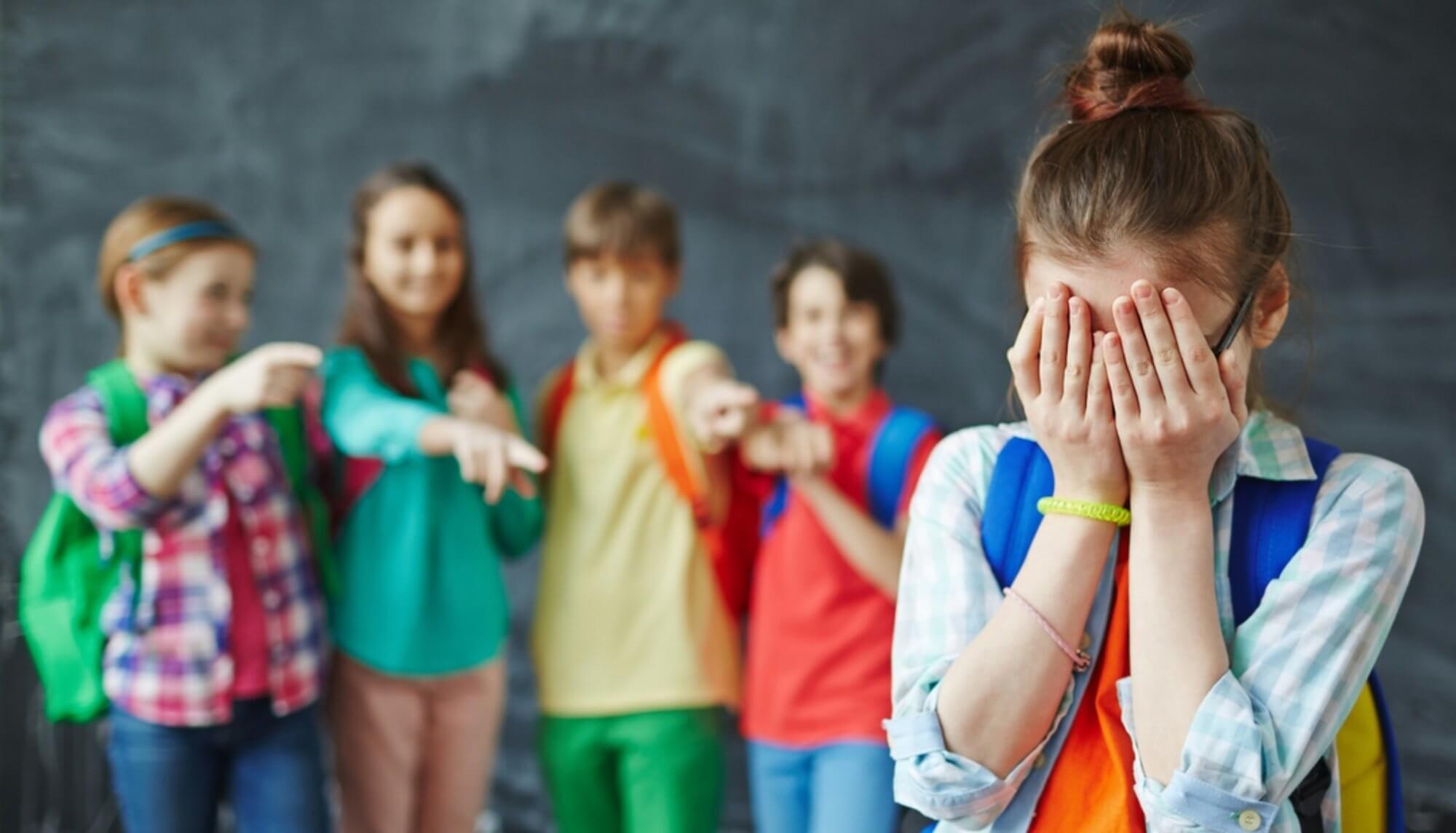 Mengajarkan Anak Menghadapi Bullying di Sekolah